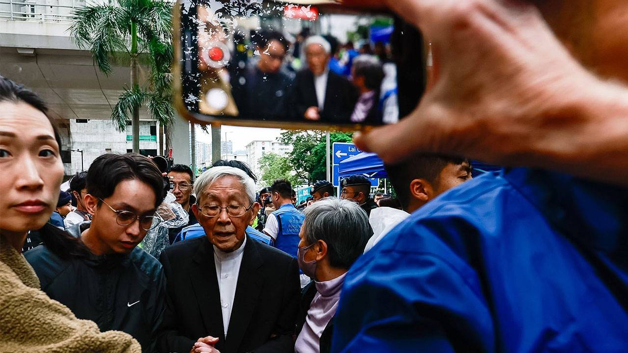 Hong Kong’da izinsiz ön seçim yapan muhaliflere hapis cezası