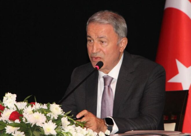 Hulusi Akar: Mehmetçik teröristleri kazdıkları çukurlara gömdü