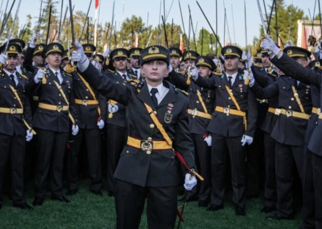 Sosyal medyada da hedefler: Teğmenlere çirkin saldırı