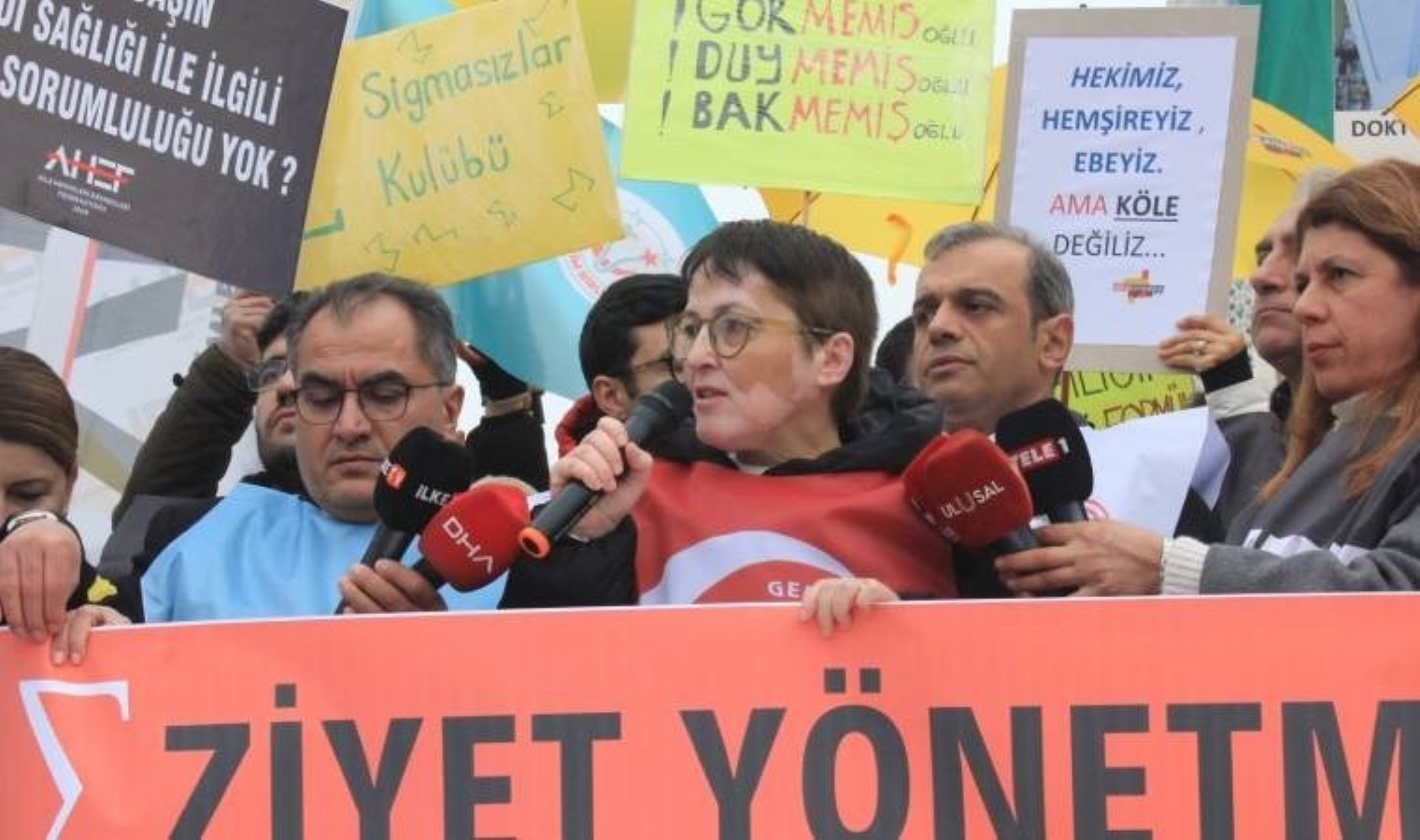 Aile hekimlerinin eyleminde 3’üncü gün: ‘Yaşamak, yaşatmak istiyoruz’