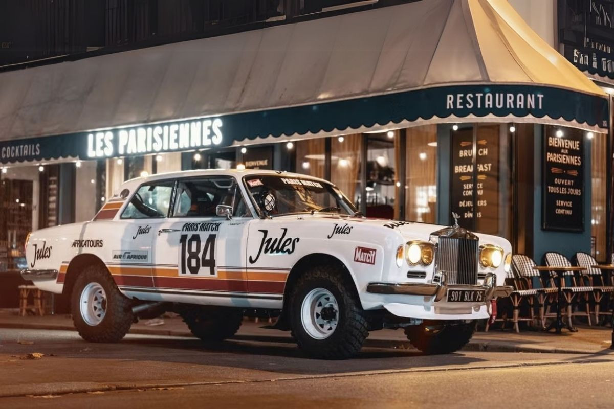 Dakar ralli yarışçısı 1981 model Rolls-Royce Corniche müzayedede 630 bin dolara satıldı 