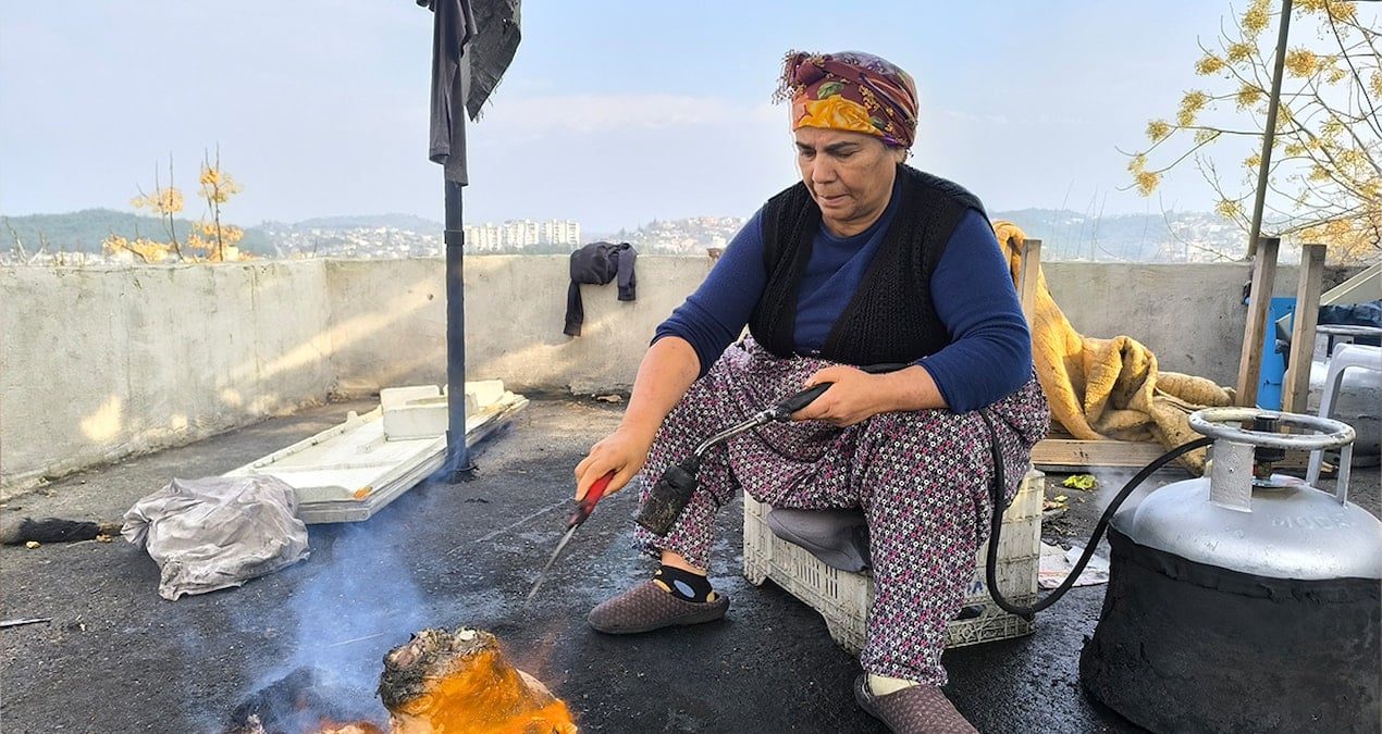 Emekli vatandaş isyan etti: ‘Maaşım yetmiyor, kelle temizliyorum’