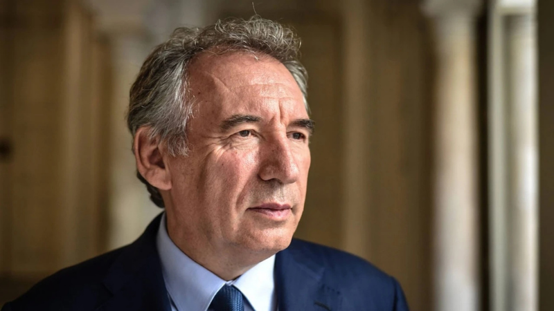 Fransa’da Başbakan Bayrou yeni hükümeti kurdu