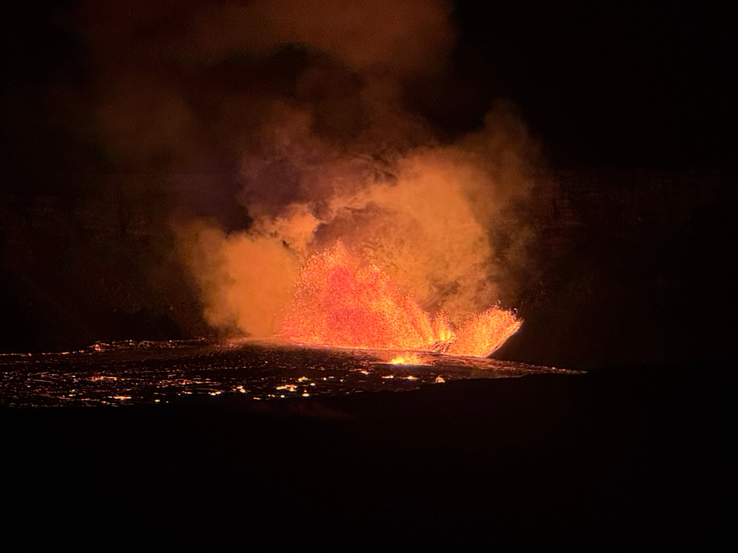 Hawaii’deki en aktif yanardağ faaliyete geçti