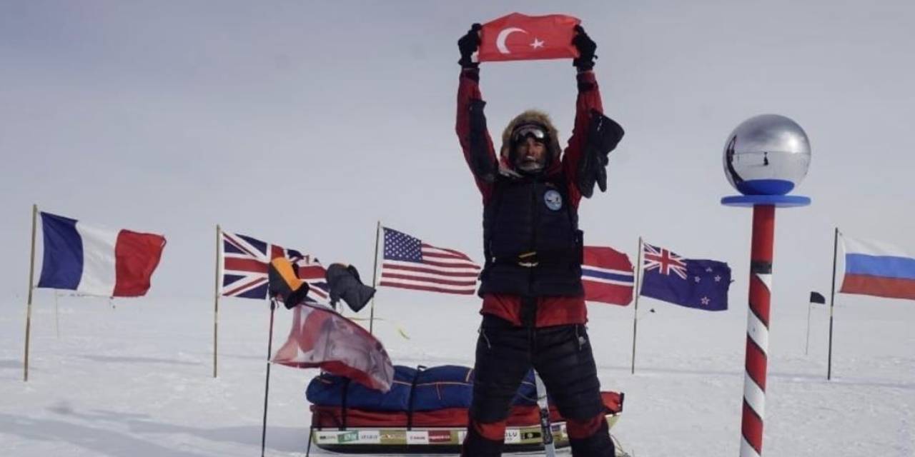 Binlerce kilometreyi tek başına yürüdü. Güney Kutbu’na ulaşan ilk Türk oldu