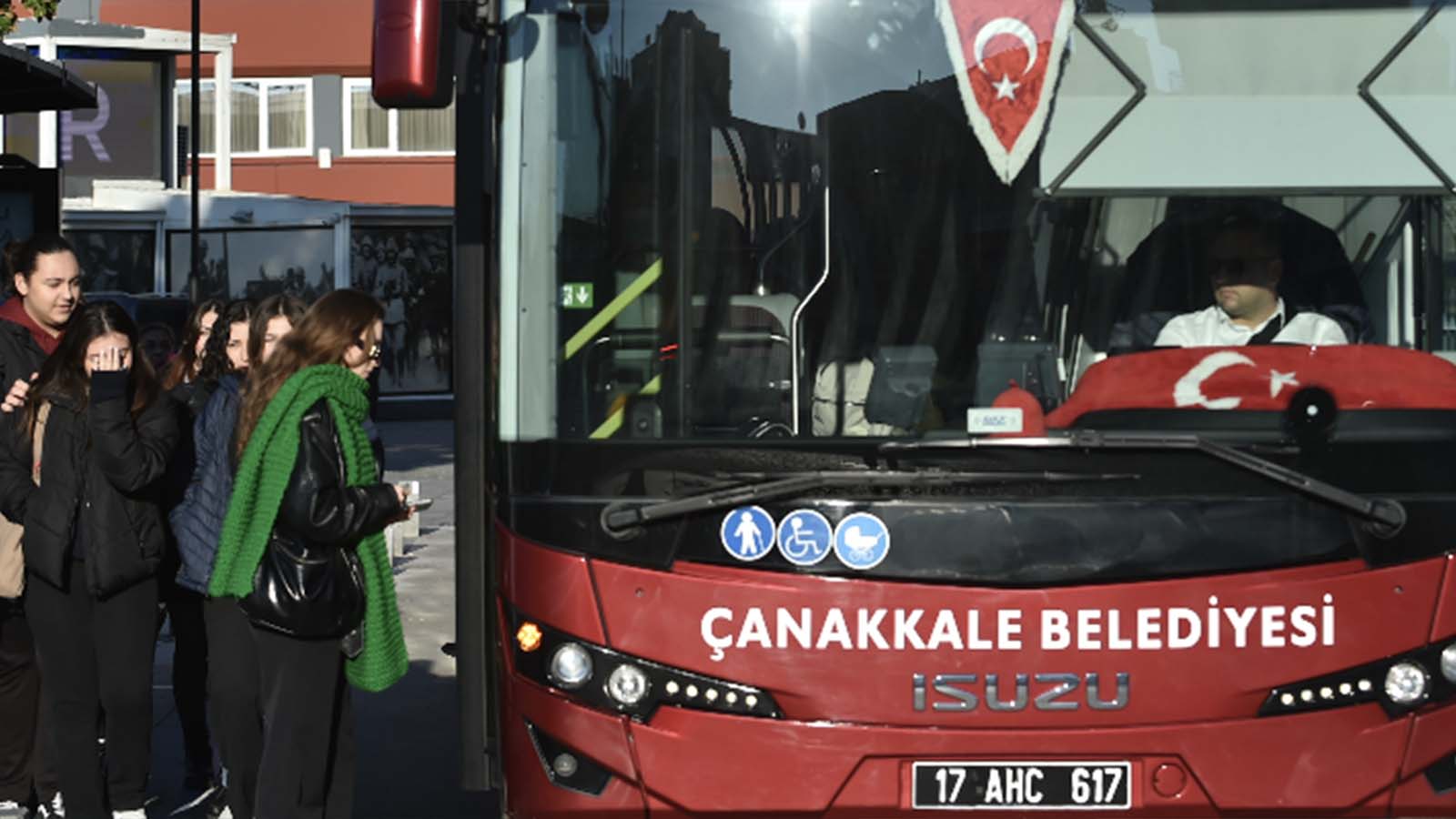 Çanakkale’de öğrenciler için toplu taşımada abonman uygulaması başladı