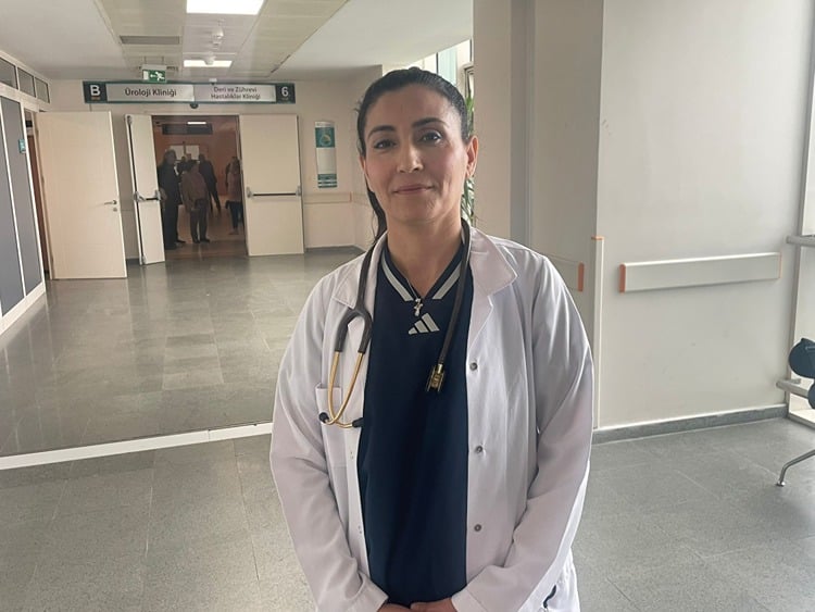 İstanbul ve Sivas Hattında Şifa Yolculuğu: Tek Akciğerli Hastaya Uyutulmadan Mesane Kanseri Ameliyatı (resim 12) – saglikhaberi.net