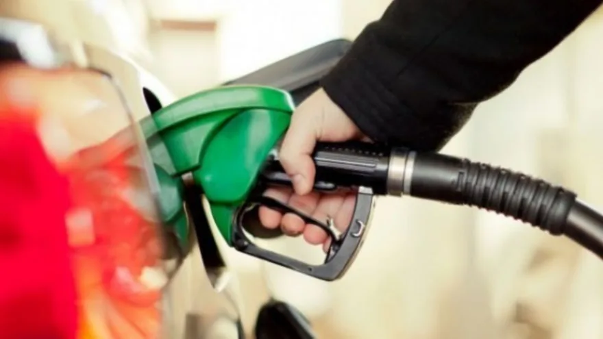 Akaryakıtta hemen her gün fiyatlar değişiyor! Bu gece zam geldi, yarın indirim gelecek!