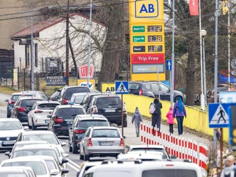 Almanlar ucuz akaryakıt için Polonya’ya akın ediyor
