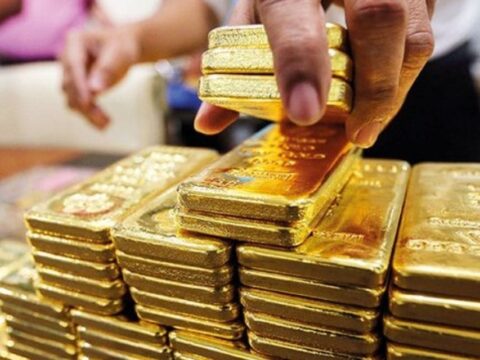 Altın serbest düşüşte: Büyüklerin savaşında oyuncak oldu