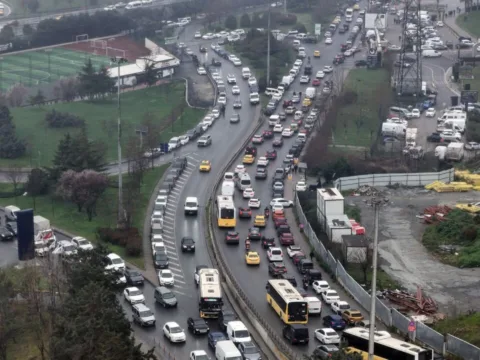Altına hücum: Fiyat düştü, gram altın bitti