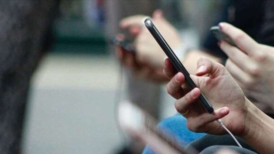 Akıllı telefon pazarı, tarihinin en büyük daralmasını yaşıyor