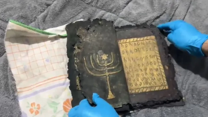 Bizans dönemi altın işlemeli kitap ele geçirildi