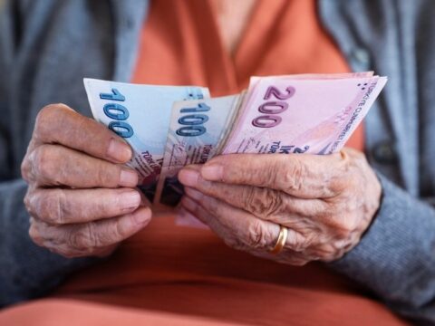 Ev hanımları için en basit emeklilik yolu: SGK uzmanı tüm detaylarını anlattı