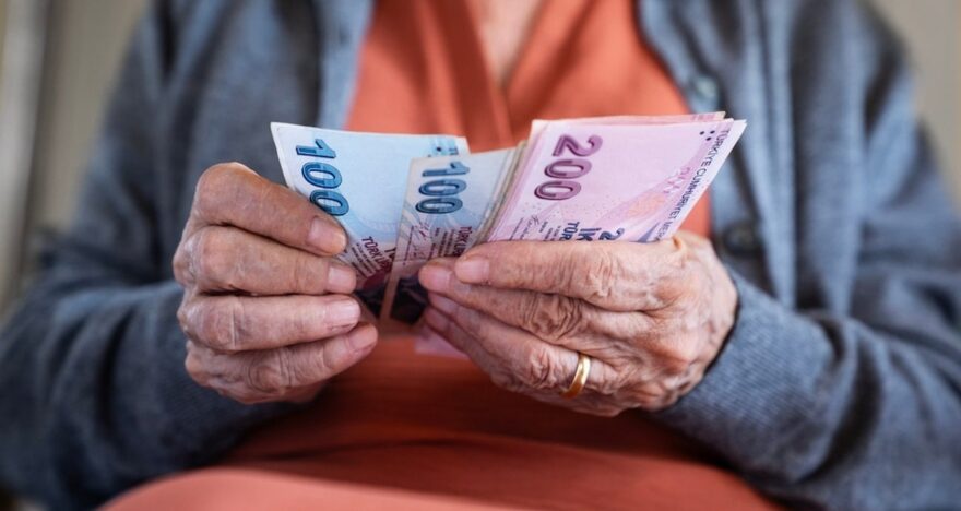 Ev hanımları için en basit emeklilik yolu: SGK uzmanı tüm detaylarını anlattı