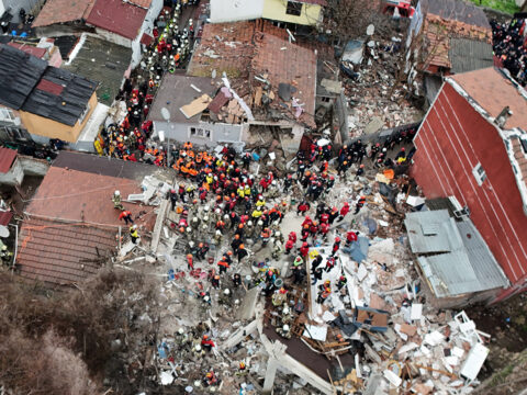 Fatih’te çöken binalar. 10 yaralıdan 2’si taburcu edildi