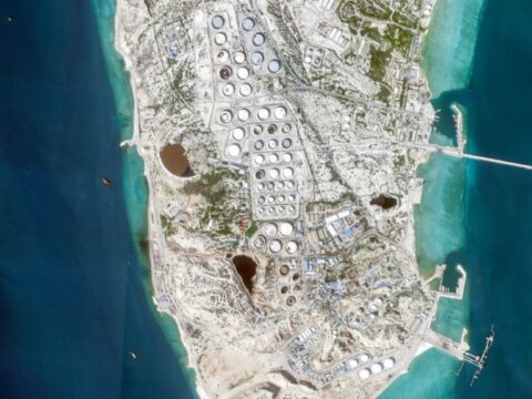 İran ABD askerine hazırlanıyor. “Hark Adası’na mayınlar döşeniyor”