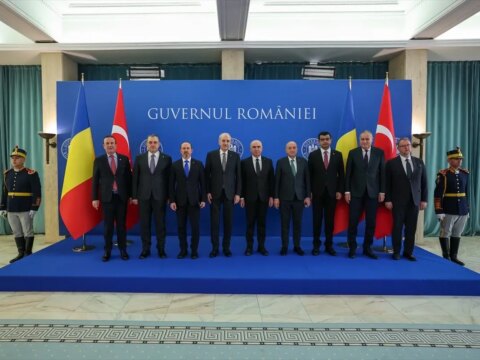 Kurtulmuş, Romanya’da İşbirliği Vurguladı