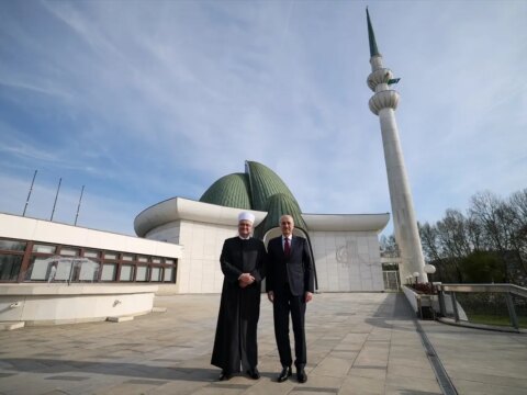Kurtulmuş, Zagreb’de Ayasofya Sergisi Açılışına Katıldı