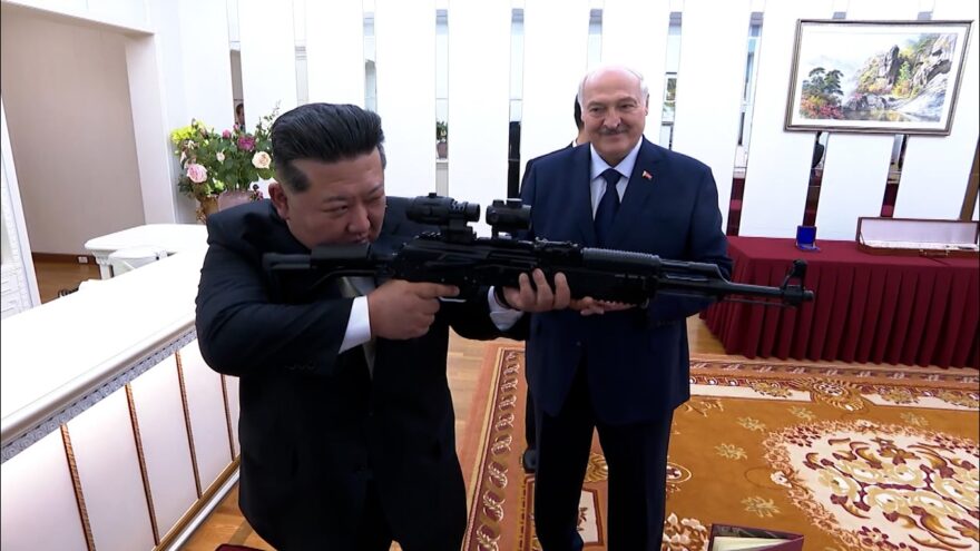 Lukaşenko’dan Kim Jong Un’a silah hediyesi. “Düşman çıkarsa diye”