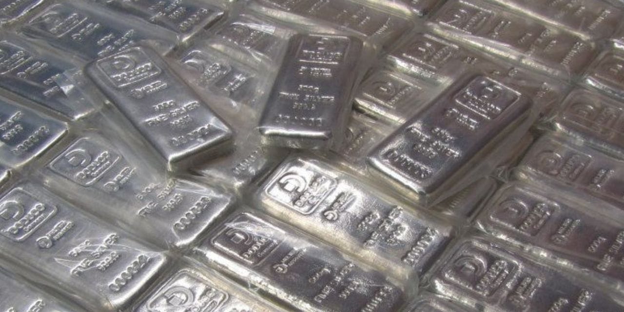 Gümüş Fiyatları Düşüşte: Piyasa Endişeli