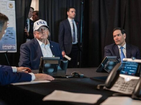 Trump’a savaş brifingleri tartışma yarattı: Eksik bilgi mi veriliyor?