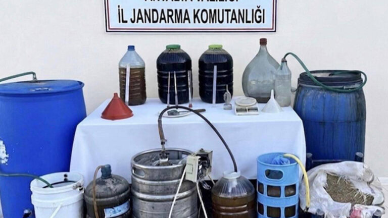 800-litre-kacak-alkol-ele-gecirildi-GmXb3p2R.jpg