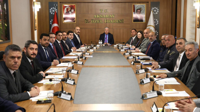 aksarayda-kritik-toplanti-kamu-duzeni-ve-afet-tedbirleri-masaya-yatirildi-T9yanj8t.jpg
