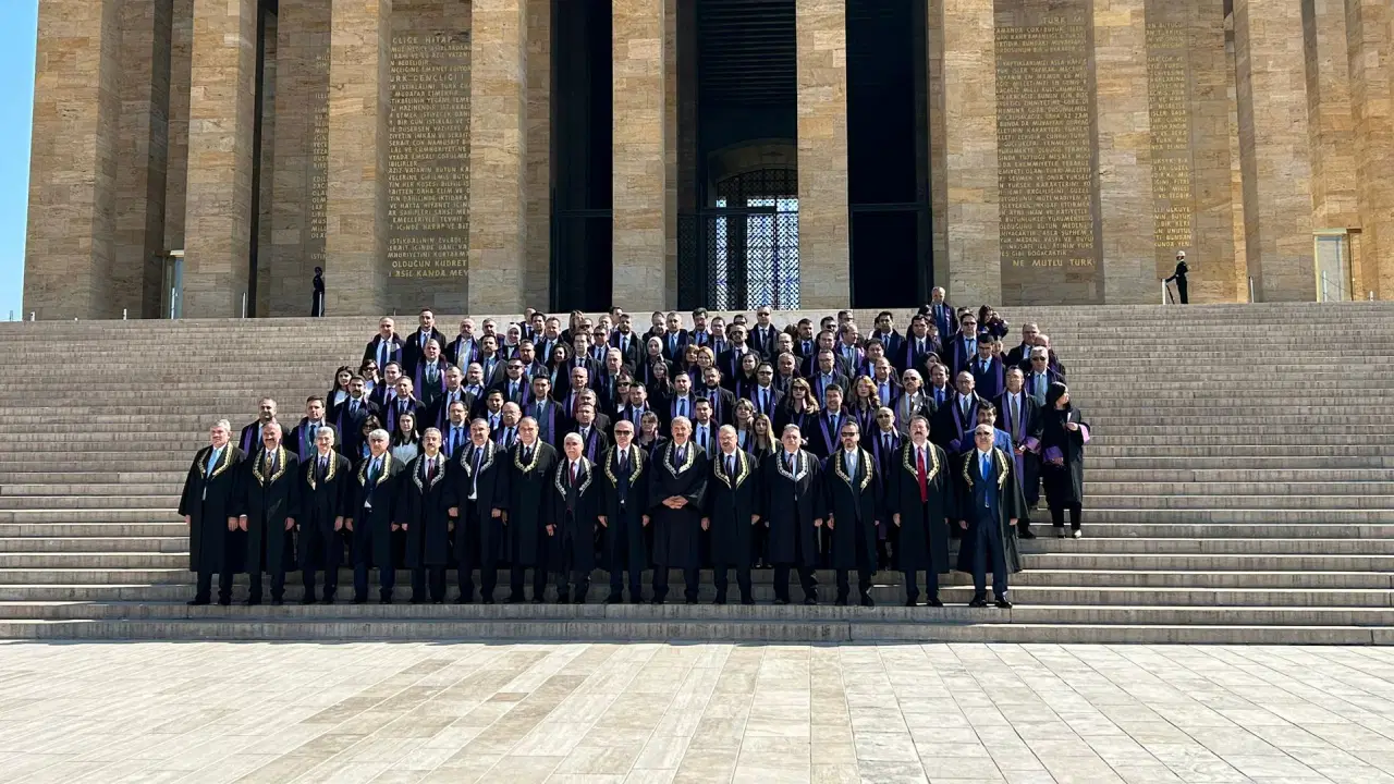 Anayasa Mahkemesi heyeti Anıtkabir’i ziyaret etti