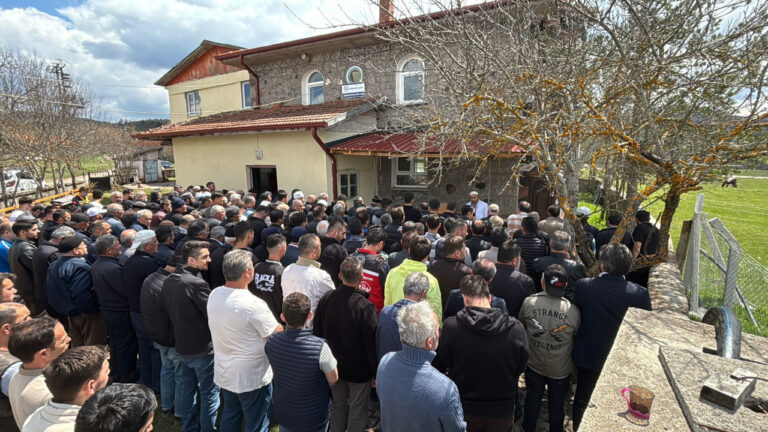 boluda-2-aylik-bebegin-oldurulmesine-iliskin-anne-tutuklandi-QpIzYwDv.jpg