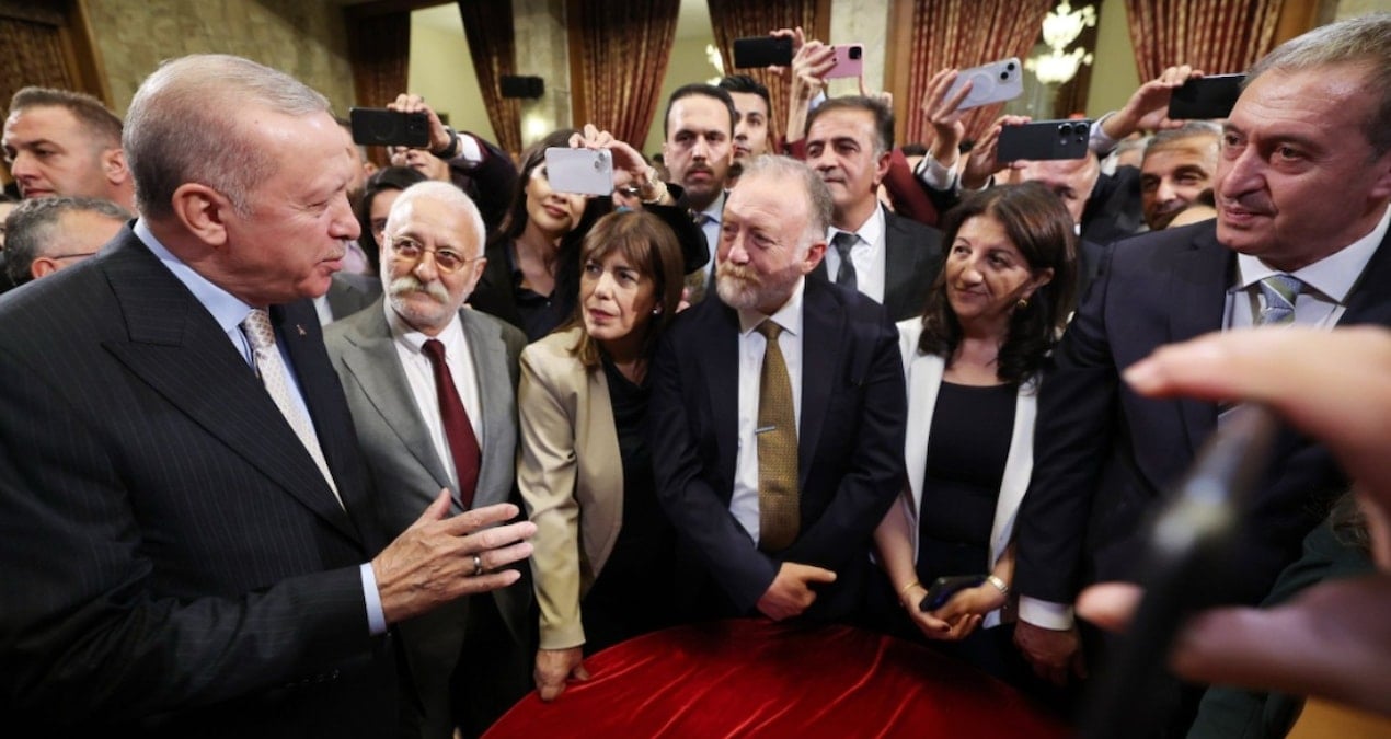 DEM’den AKP’ye sert tepki: Aksak, ürkek ve oyalayıcı