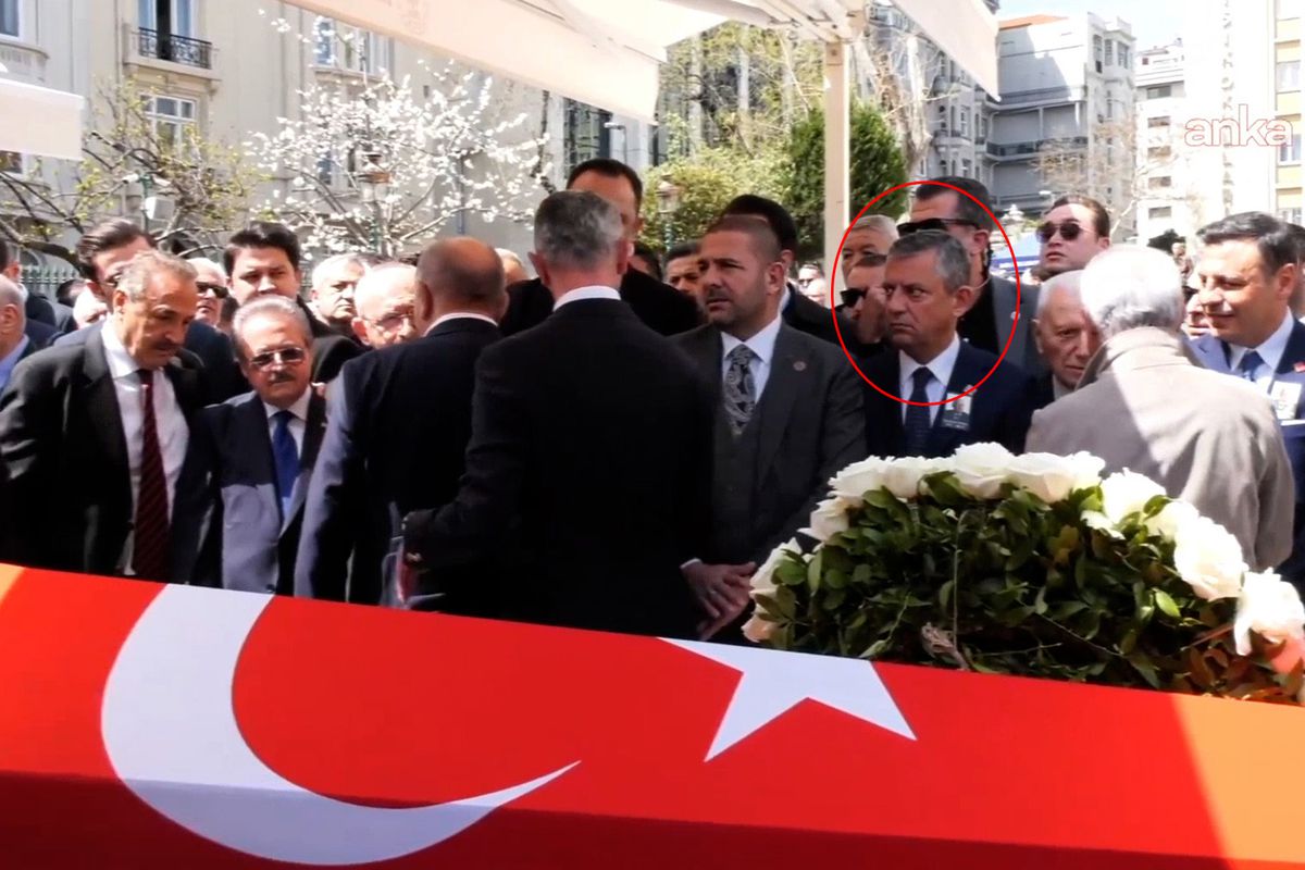 Hüsamettin Cindoruk’un cenazesinde soğuk rüzgarlar! Kimse birbirine selam vermedi