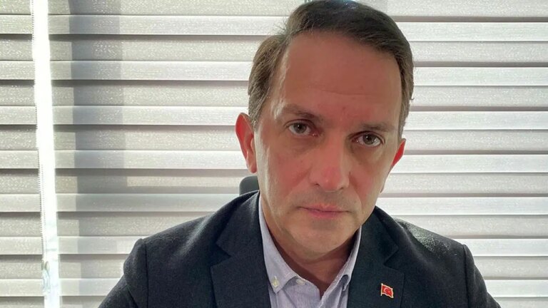 ihraca-sevk-edilen-eski-akpli-isim-partisini-uyardi-demokratik-kodlarina-donmezse-RvhZygju.jpg