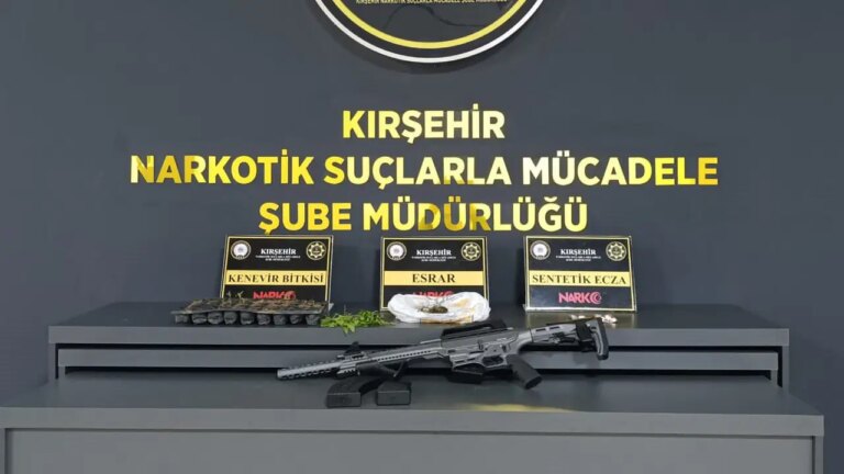 ikamete-operasyon-uyusturucu-ve-silah-ele-gecirildi-1-tutuklama-jzV7wgEq.jpg