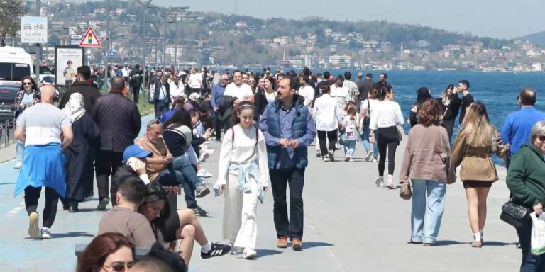 istanbullular-solugu-sahillerde-aldi-Ymfcb3w3.jpg