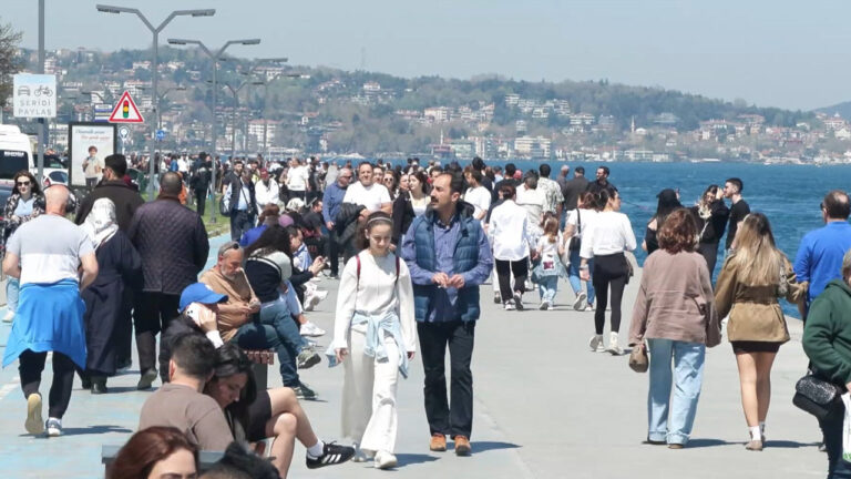 istanbullularin-hafta-sonu-mesaisi-parklar-ve-sahiller-doldu-tasti-qBM8wSPV.jpg