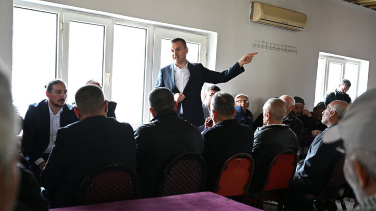 iyi-parti-aksaray-teskilati-dogantarlada-vatandasla-bulustu-VPgTbuZc.jpg