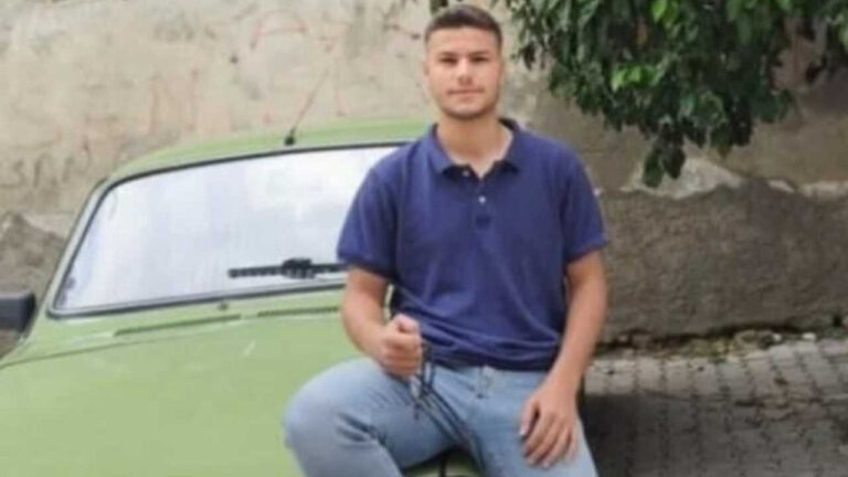 komsu-kavgasi-kanli-bitti-19-yasindaki-genc-bicaklanarak-olduruldu-JnPuwTnh.jpg