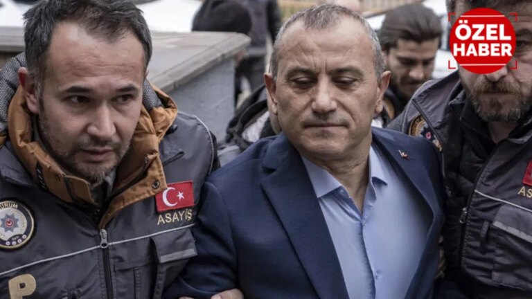 koyu-reisciyim-diyen-akpli-demirciden-u-donusu-vali-tuncay-sonel-tutuklandi-fotograflar-jet-hiziyla-DsEX642x.jpg