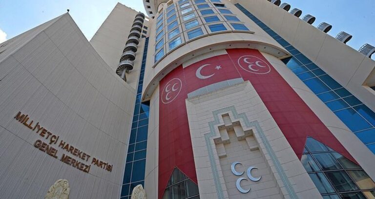 mhpde-sular-durulmuyor-bu-kez-bir-baskan-istifa-etti-p9VeOmQU.jpg