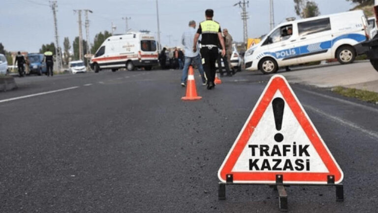 mudurnuda-motosiklet-gezisi-kaza-zincirine-dondu-2-yarali-blbf4Ryv.jpg