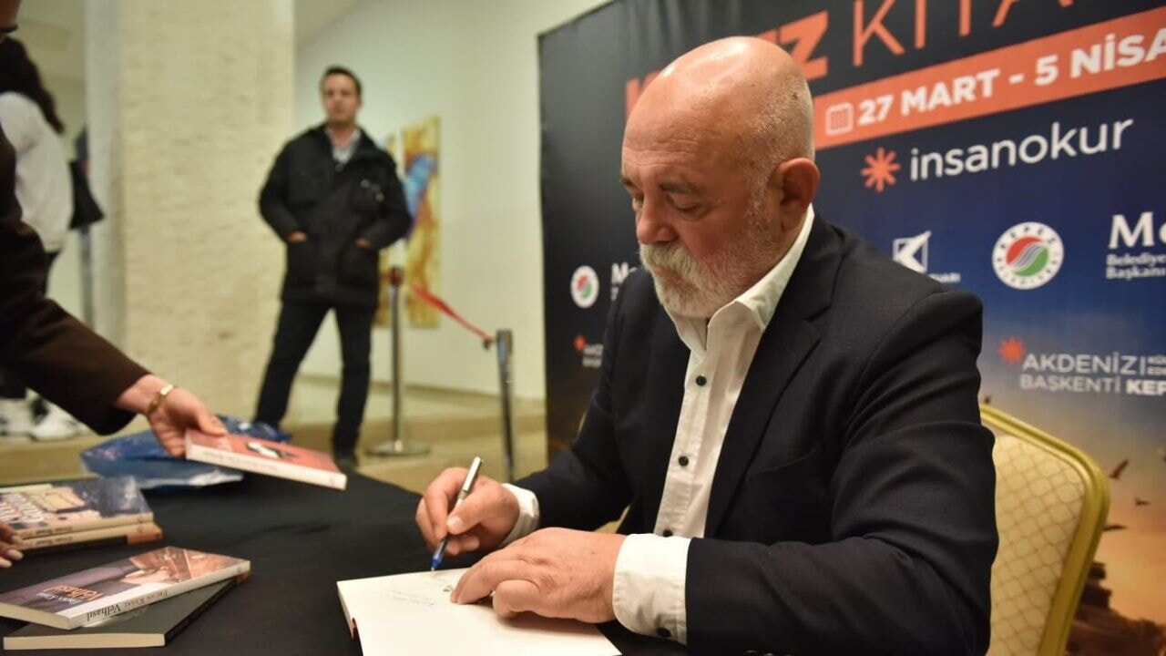 Oyuncu Ercan Kesal, okumanın önemini anlattı