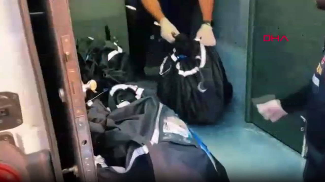 Piyasa değeri 590 milyon lira… Şırnak’ta kaçak altın ve döviz ele geçirildi