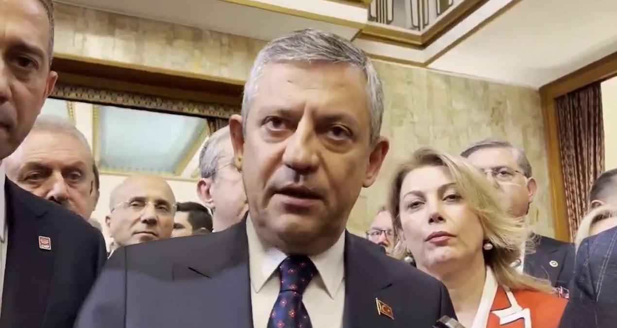 Resepsiyonda dikkat çeken detay! Özel, Erdoğan ile tokalaşmadı