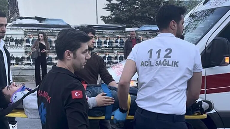 sislide-tesla-ile-motosiklet-carpisti-kaza-aninda-kahreden-ihmal-iPkOT3Km.jpg