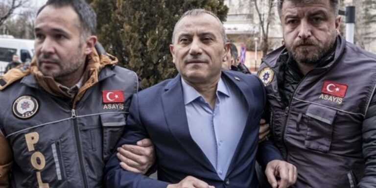 son-dakika-eski-vali-tuncay-sonel-hakkinda-flas-gelisme-UaKgDAXX.jpg