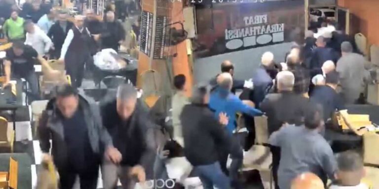 trafik-magandasi-vatandasin-yuregini-agzina-getirdi-deprem-sanip-kactilar-IAwc743K.jpg