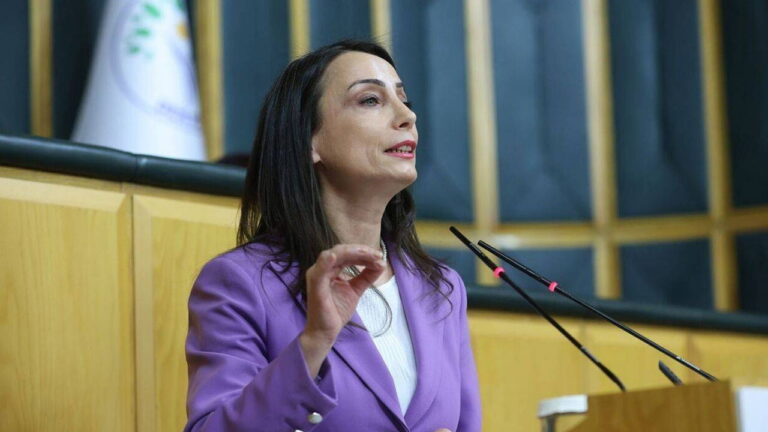 tulay-hatimogullari-baris-bize-altin-tepsiyle-sunulmayacak-hdHvv2fW.jpg