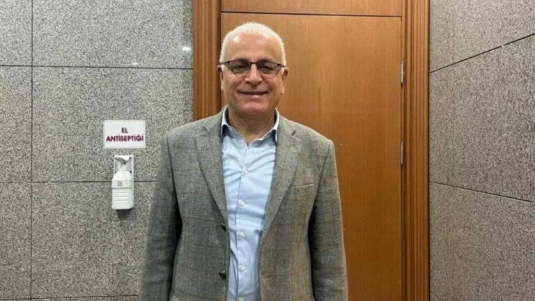 tutuklu-gazeteci-merdan-yanardagdan-mesaj-var-tele1i-once-susturmak-istediler-simdi-yok-pahasina-satisa-3wtu5f4l.jpg