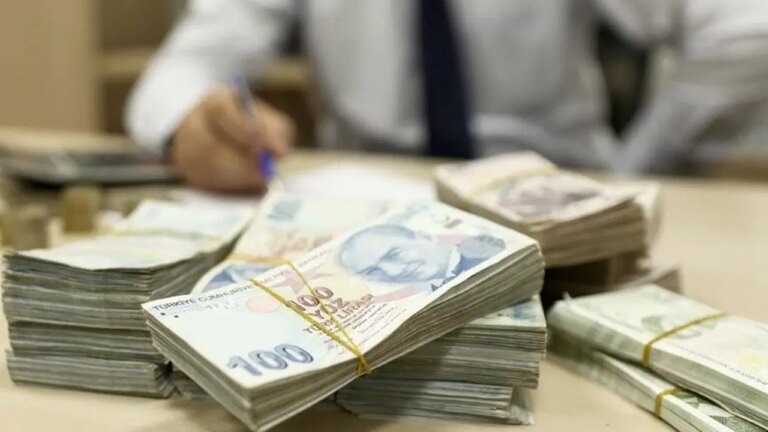 1-mayis-bankalar-acik-mi-1-mayis-cuma-bankalar-calisiyor-mu-QvehJ7Iq.jpg